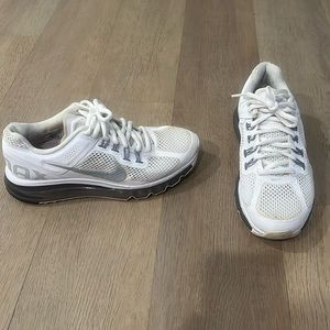 Women’s Nike air max 2013.